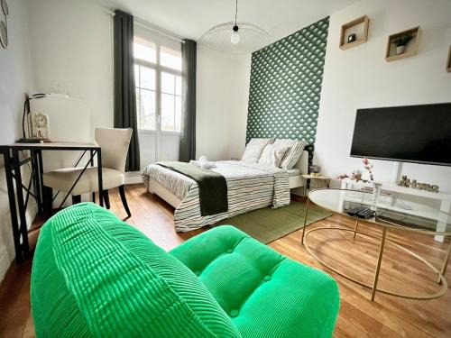 Sartrouville Apartment | Jerickais - Cozy Studio - Sartrouville - 7 min RER