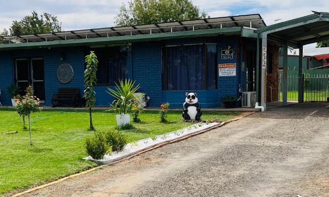 Jerilderie House | Jerilderie BNB - Pets Welcome - House