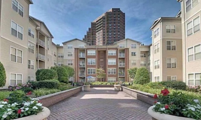 Downtown Jersey City Apartment | Jersey City downtown wanterfront 1B1B, 10 min walk to PATH train, 1 stop to WTC.