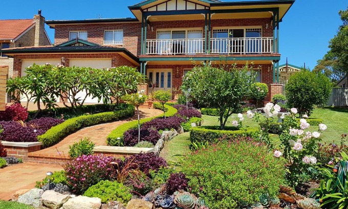 Vincentia House | Jervis Bay Blue - Vincentia