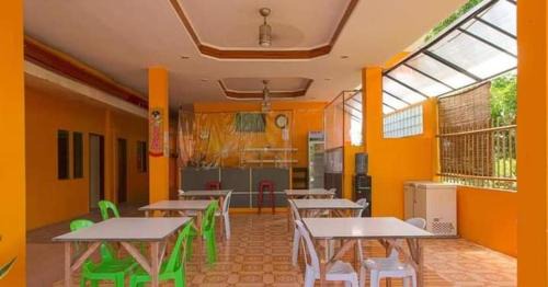 Moalboal House | Jessa's 5 Guests house