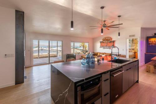 Havasu Lake House | Jet Boat Billy's Speed Shop - Lake Havasu