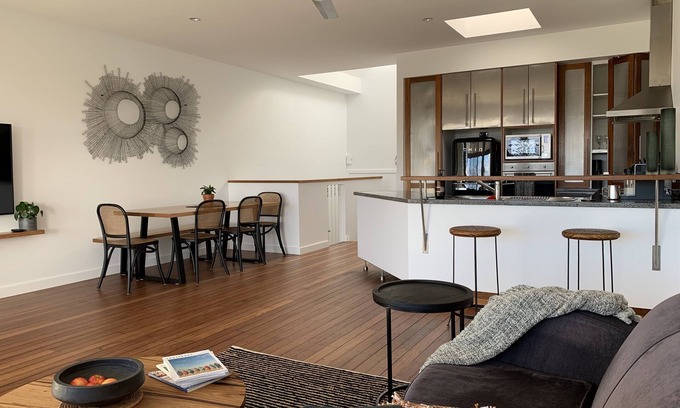 Coffs Harbour House | Jetty Boatsheds Luxury Town Home with a View