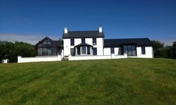 Ardnatrush Cottage | Jewel Box at Bantry Bay