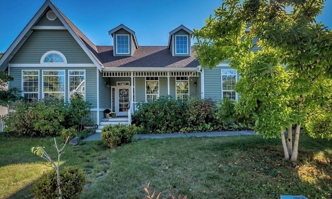Sudden Valley House | Jewel of Geneva: Tranquil Retreat with Deck and Home Office