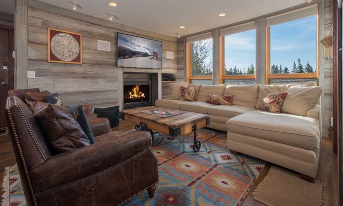 Teton Village Condo | JHRL - Nez Perce D2, Recently updated 3-bedroom Mountain Decor - 1 mile from Grand Teton NP
