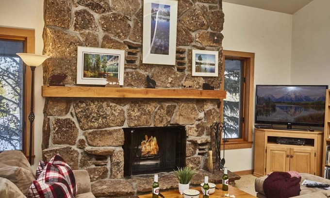 Teton Village Condo | JHRL - Rendezvous D4, Great location for families