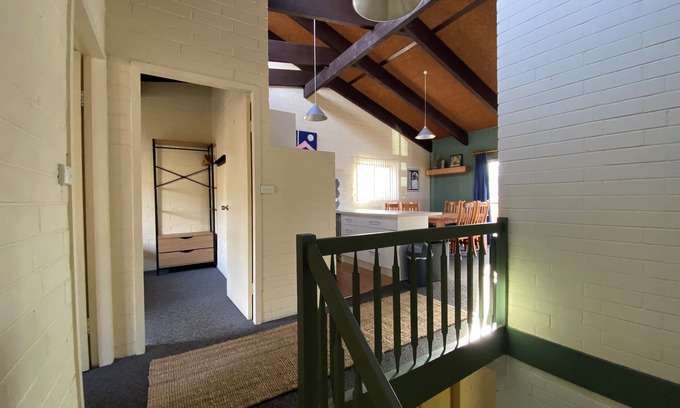 Jindabyne House | Jindang House - Spacious Three-Bedroom Townhouse