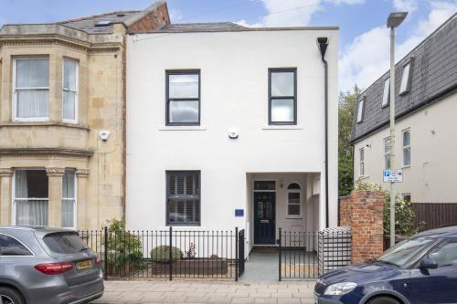 Cheltenham House | Jing House A Beautiful Two Bedroom Home