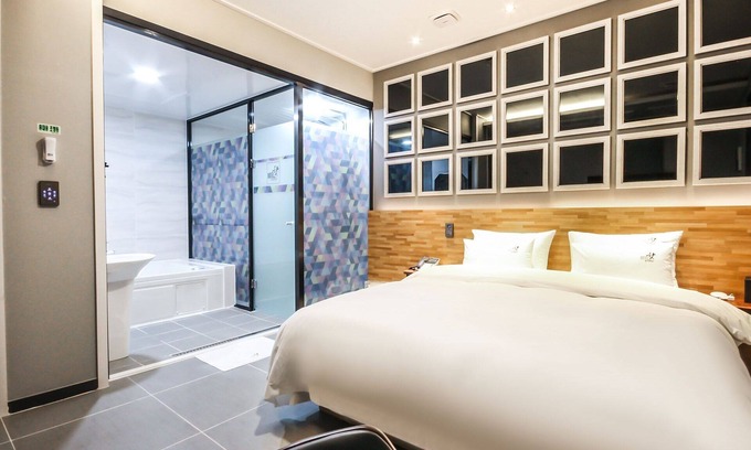 Chinju Hotel | Jinju Hotel Hot