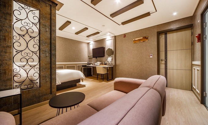 Chinju Hotel | Jinju Hotel Servi