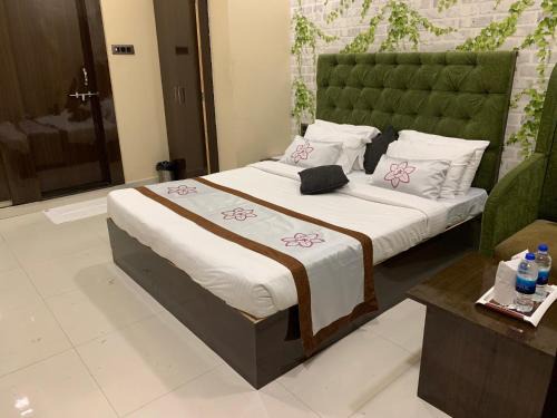 Nagpur Hotel | JK Rooms 126 Parashar Legacy - Opp Railway Station
