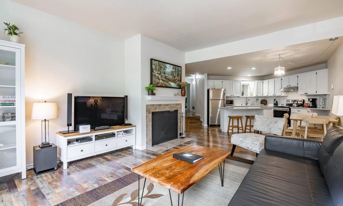 Birch Bay Condo | JL607 Hot tub, indoor pool, pet friendly, beach access, amazing sunsets