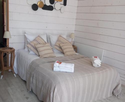 Cosne-Cours-sur-Loire Apartment | JLS'tudios " U Sognu"