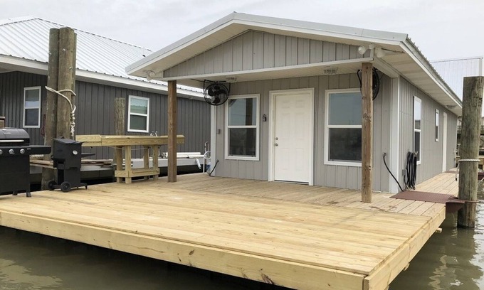 Venice House | Joat 2 - Spacious Houseboat Sleeps 9-12