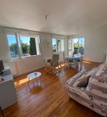 Jaunay-Clan House | jocelyne
