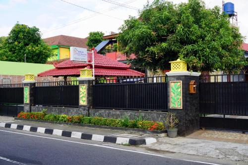Central Yogyakarta House | Jogja Classic Homestay Syariah