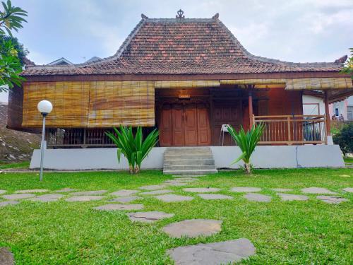 Semarang Hotel | Joglo Kumpul Resort