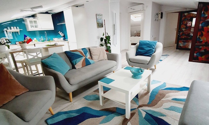 Sector 5 Villa | Johanna House -Dream apartament , looking for the sky,bright and cosy