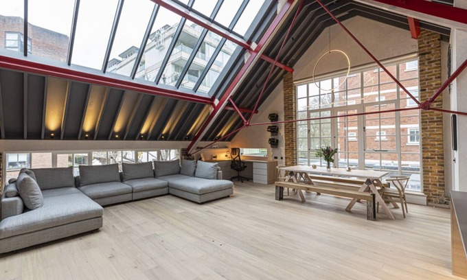 St. Mary's Park Apartment | JOIVY Stylish 1-bed loft apartment near Battersea Park, South London