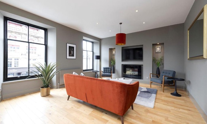 New Town Apartment | JOIVY Stylish Flat in New Town