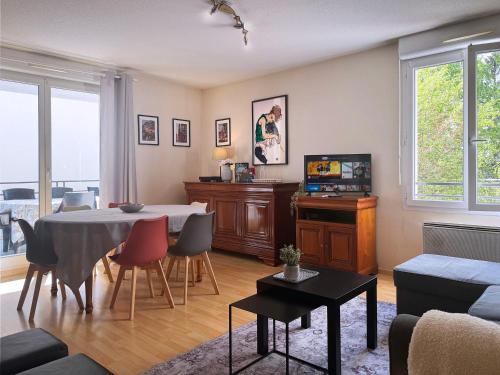 Neudorf Ouest Apartment | Joli 3P avec terrasse et Garage proche Centre