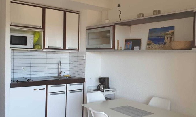 Frejus Apartment | Joli Appartement Climatisé, au Calme et Avec Parking. Proche des Plages