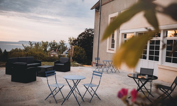 Cricqueboeuf Apartment | Joli Appartement Dans Propriété Normande Surplombant la mer