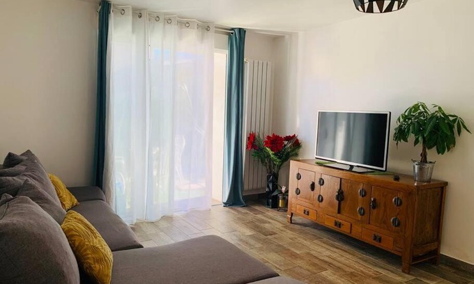 Pegomas Apartment | Jolie Appartement Rez de jardin