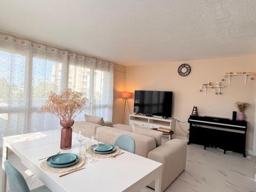 Sannois Bed & Breakfast | Jolie Chambre Confortable