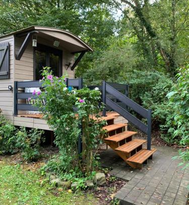 Saint-Amand-les-Eaux Ski Chalet | Jolie Roulotte tout confort