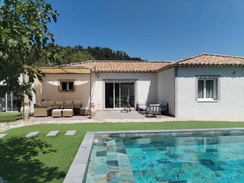 Meounes-les-Montrieux Villa | Jolie villa au calme avec piscine