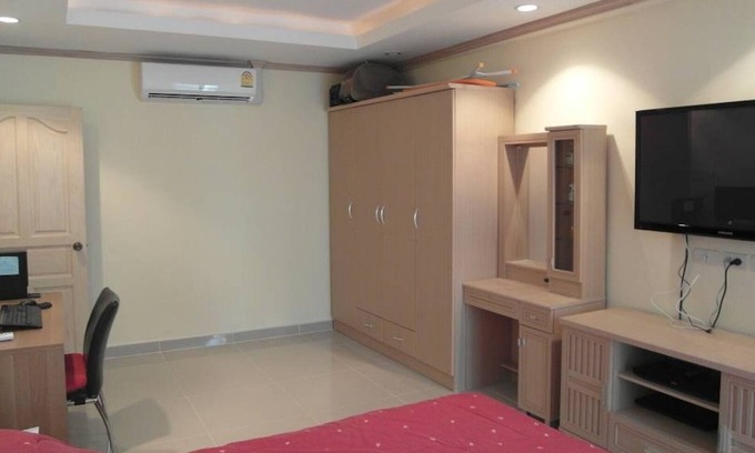 South Pattaya Condo | Jomtien Beach Condominium A2 F12 R13