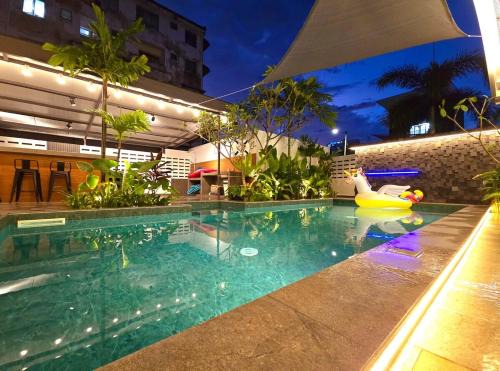 Taman Mahajaya House | Jonker Street New Cozy Home 20pax Swimming Pool Karaoke