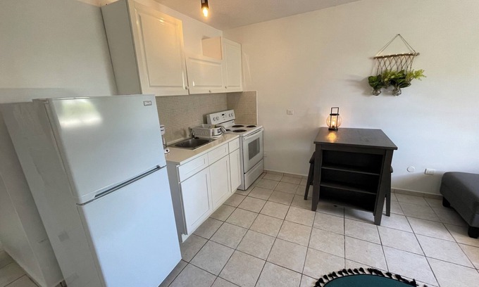 Colombier Apartment | Jordan Village beautiful studio- unit 28