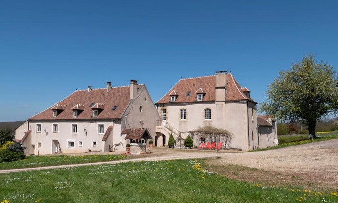 Asquins House | Josette