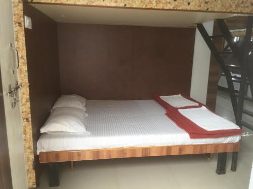Shirol Hotel | Joshi Yatri Niwas