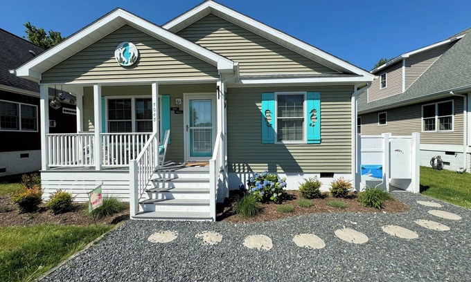 Chincoteague House | Josie's Getaway - Pet Friendly - LINENS AND TOWELS PROVIDED - Firepit