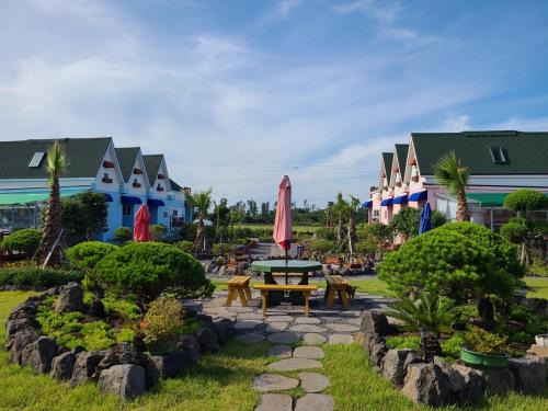 Gujwa House | Joy Pingble House
