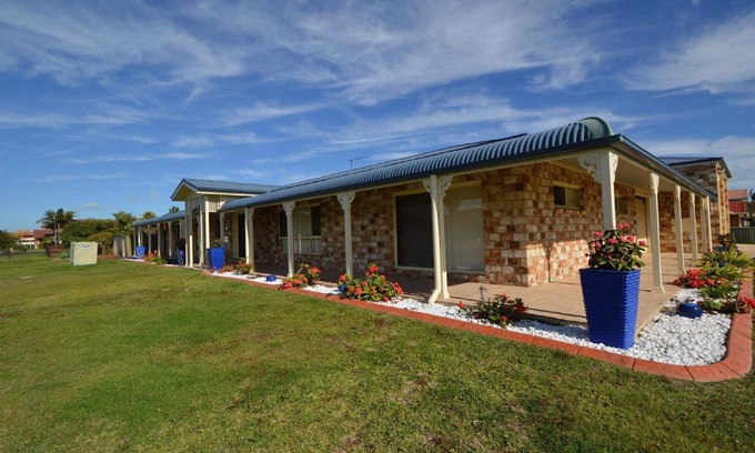 Yamba House | Joycewin close to Crystal Waters Boat Ramp