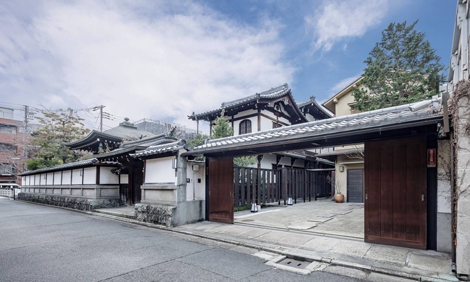 Central Kyoto House | Sushi Chef Experience · Kanetsune & Ichifune Stay