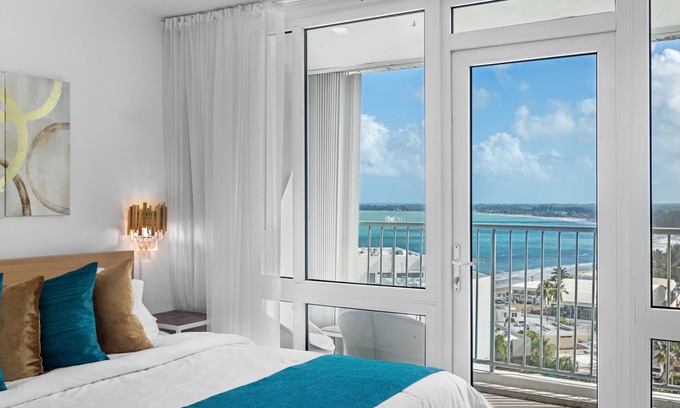 Isla Verde Apartment | JR ONE BR ESJ TOWERS! HIGH FLOOR,VIEW LOCATION!