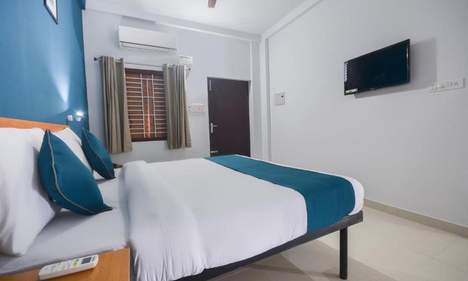 Saravanampatty Hotel | JR Residency