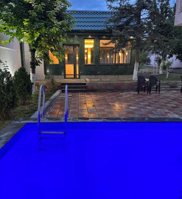 Yerevan House | Jrvezh Villa Guesthouse