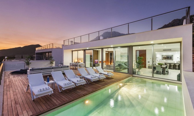 Puerto de Pollensa Villa | Js Properties Luxury Villa Paseo Maritimo