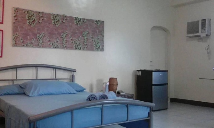 Legazpi Apartment | JS3 Studio Apartments - Adults Only