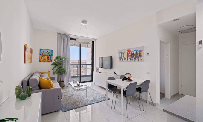 Nachlaot Apartment | JTower 1BDM, Balcony - Isrentals