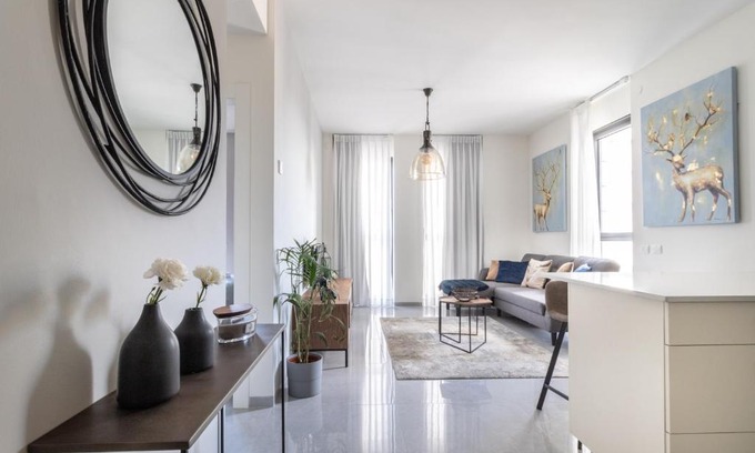 Nachlaot Apartment | JTower - Isrentals