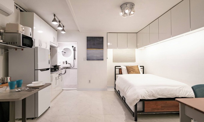 Jongno Apartment | JTS Tailored Service Studio near Hyehwa Station