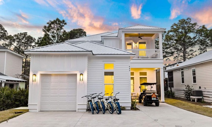 San Juan House | Juan Fine Day | Sleeps 18 | Heated Pool + Golf Cart | Exclusive Bonfires